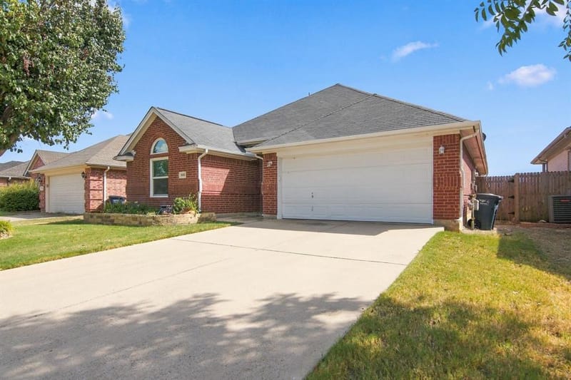 9108 Saranac Trail, Fort Worth TX 76118 - Photo 3