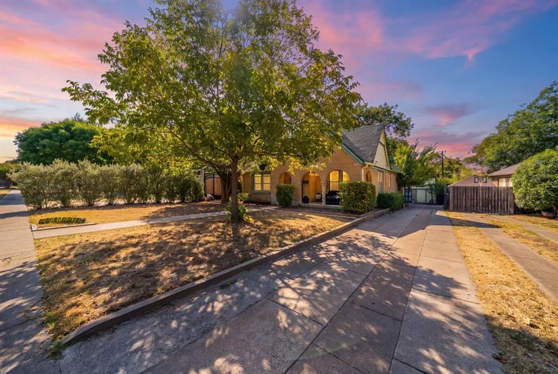2807 Cain Boulevard, Dallas TX 75211 - Photo 2