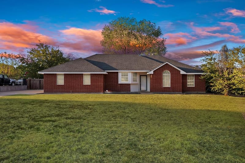 317 Anita Lane, Waxahachie TX 75165