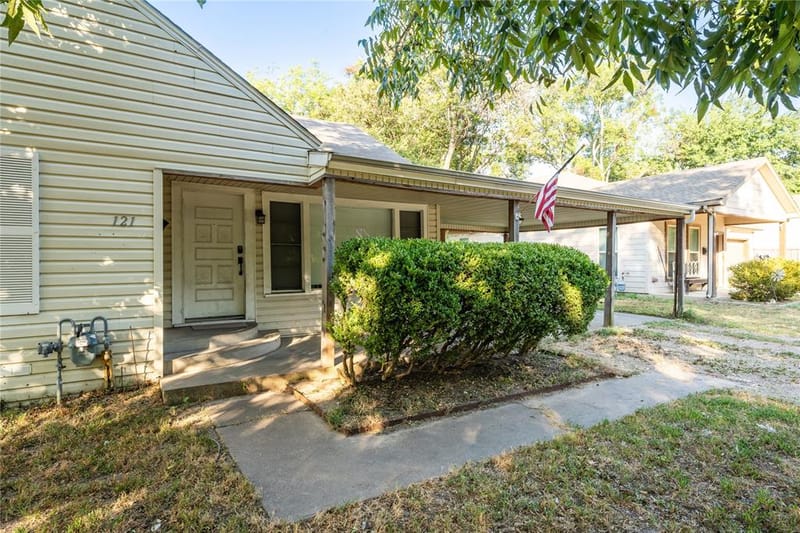 121 W Damon Street, Terrell TX 75160 - Photo 3