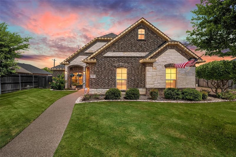 804 Gallant Fox, Hewitt TX 76643 - Photo 2