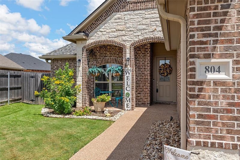 804 Gallant Fox, Hewitt TX 76643 - Photo 3