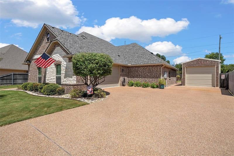 804 Gallant Fox, Hewitt TX 76643 - Photo 5
