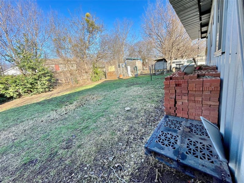 209 N Bowie Street, Jacksboro TX 76458 - Photo 27
