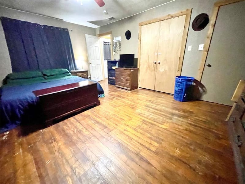 209 N Bowie Street, Jacksboro TX 76458 - Photo 6