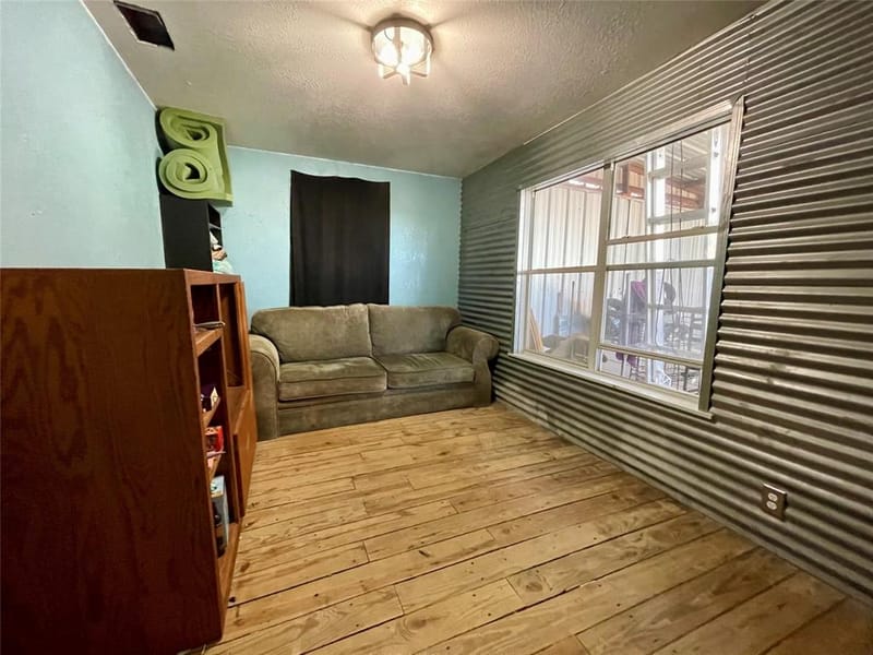 209 N Bowie Street, Jacksboro TX 76458 - Photo 13