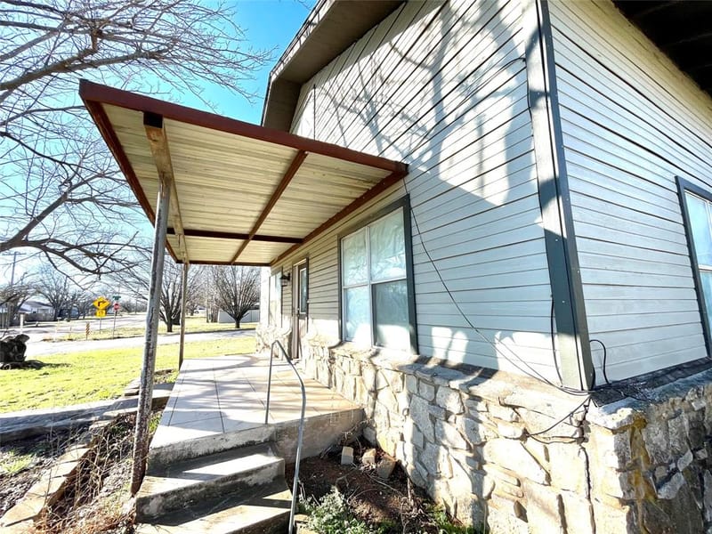 209 N Bowie Street, Jacksboro TX 76458 - Photo 28