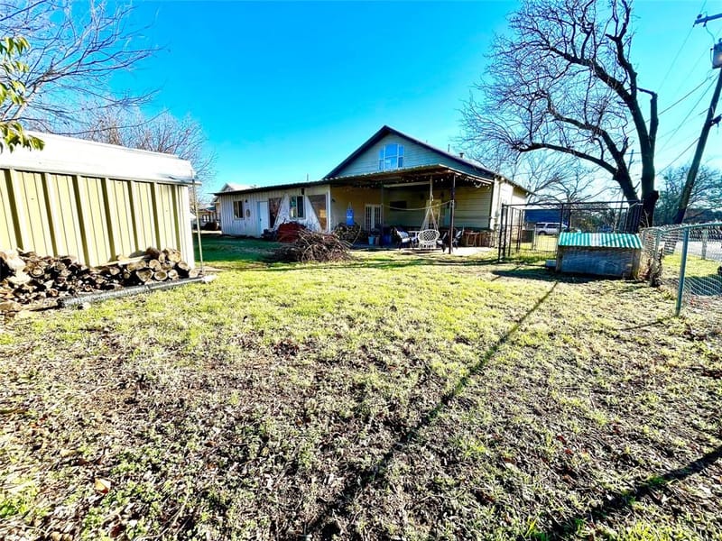 209 N Bowie Street, Jacksboro TX 76458 - Photo 24