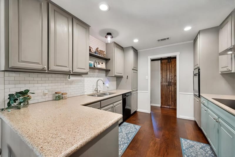 2709 Burnwood Court, Arlington TX 76016 - Photo 11