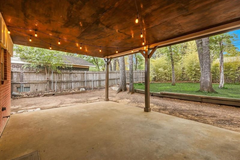 1813 Barron Lane, Fort Worth TX 76112 - Photo 32