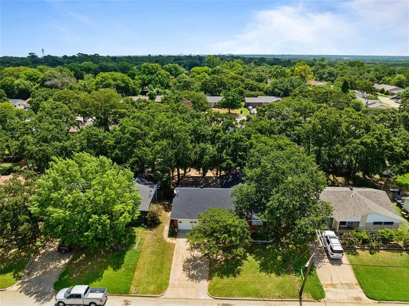 1813 Barron Lane, Fort Worth TX 76112 - Photo 33