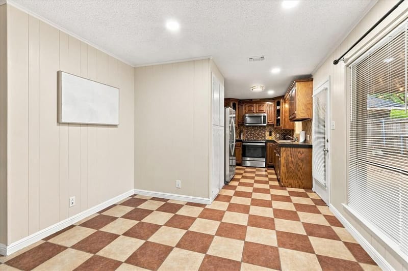 1813 Barron Lane, Fort Worth TX 76112 - Photo 21