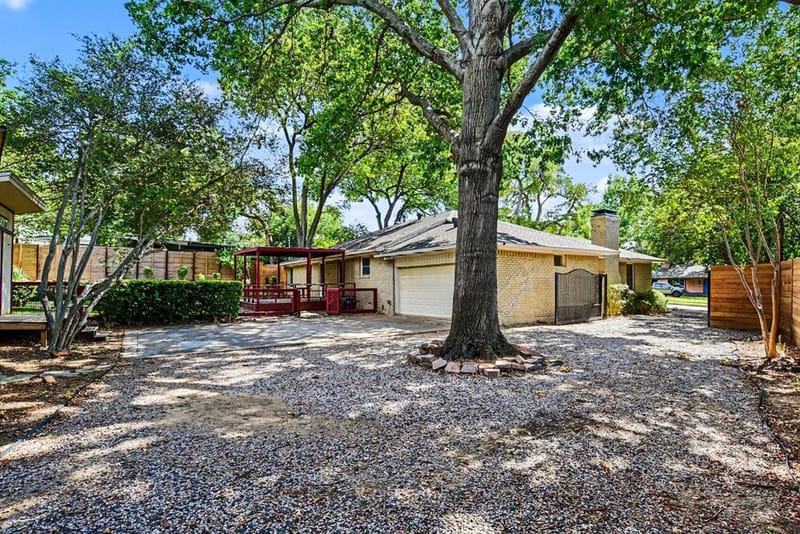 10035 Woodgrove Drive, Dallas TX 75218 - Photo 7