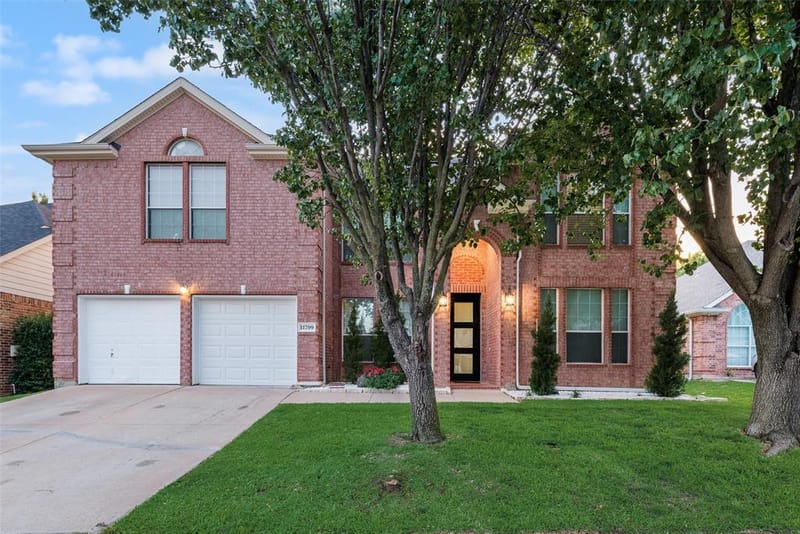 11709 Pheasant Creek Drive, Fort Worth TX 76244 - Photo 3
