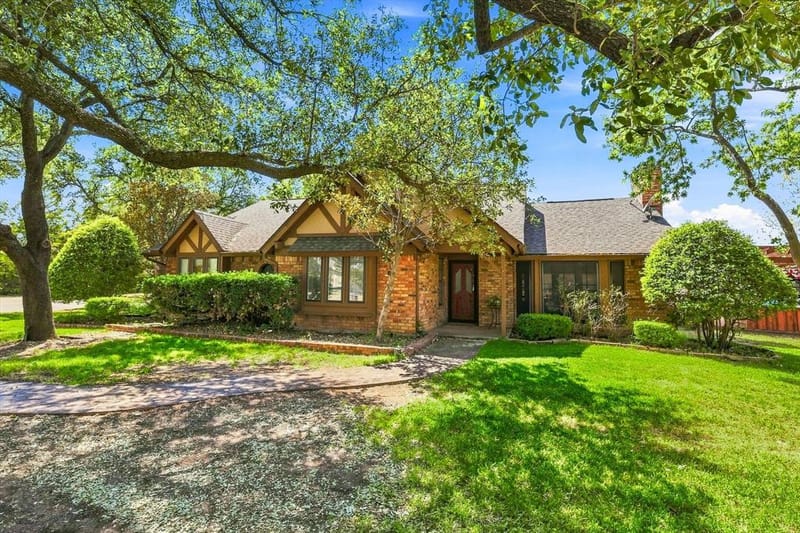 11513 Ridgeview Circle, Fort Worth TX 76244