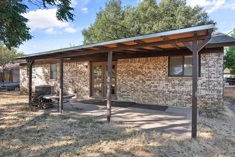316 NW Summercrest Boulevard, Burleson TX 76028 - Photo 6