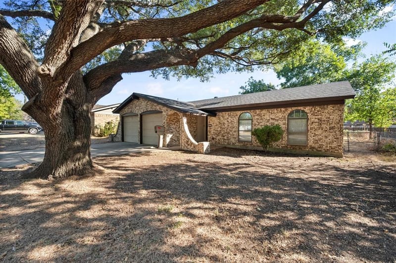 316 NW Summercrest Boulevard, Burleson TX 76028 - Photo 17