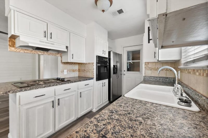 316 NW Summercrest Boulevard, Burleson TX 76028 - Photo 9