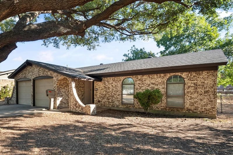 316 NW Summercrest Boulevard, Burleson TX 76028 - Photo 18