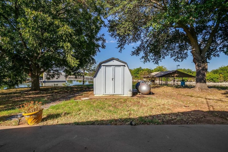201 Brazos Harbor Drive, Granbury TX 76048 - Photo 33