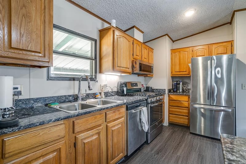 201 Brazos Harbor Drive, Granbury TX 76048 - Photo 18
