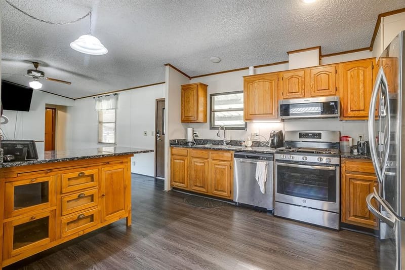 201 Brazos Harbor Drive, Granbury TX 76048 - Photo 21