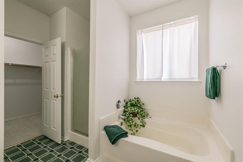 7300 Falcon Court, North Richland Hills TX 76180 - Photo 23