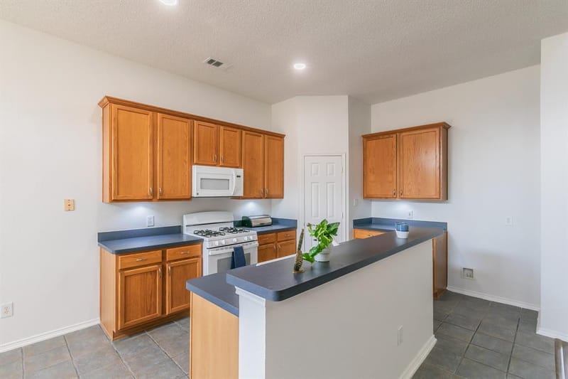 7300 Falcon Court, North Richland Hills TX 76180 - Photo 15