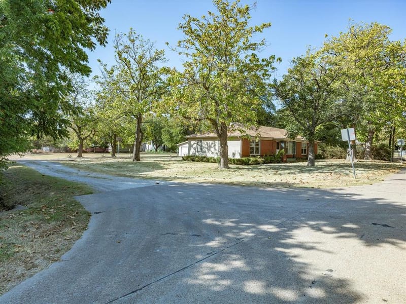 1003 E Milam Street, Ennis TX 75119 - Photo 32