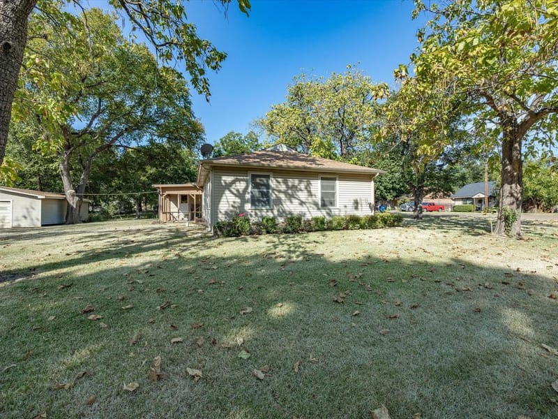 1003 E Milam Street, Ennis TX 75119 - Photo 34