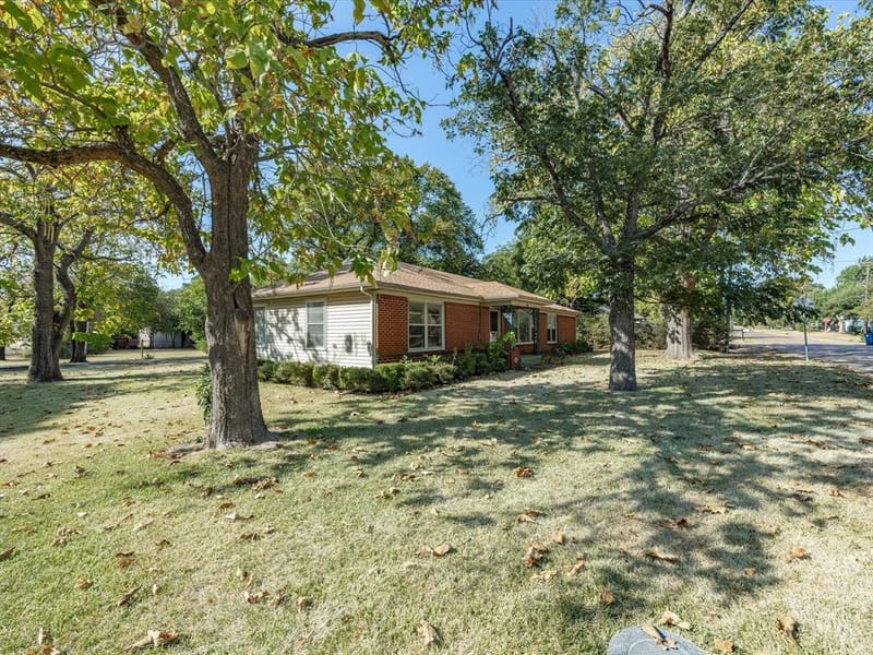 1003 E Milam Street, Ennis TX 75119 - Photo 33