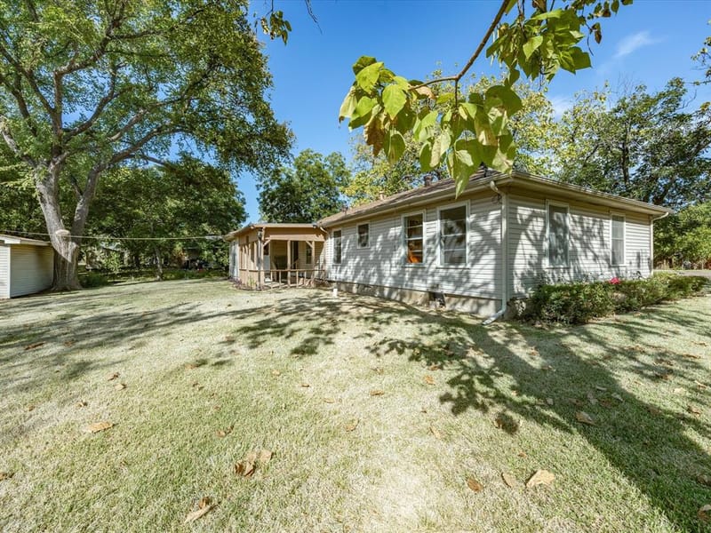 1003 E Milam Street, Ennis TX 75119 - Photo 35