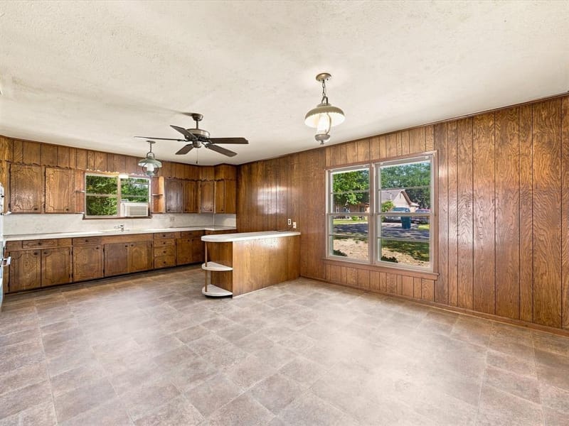 1003 E Milam Street, Ennis TX 75119 - Photo 8