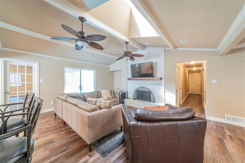1804 Lincolnshire Drive, Bedford TX 76021 - Photo 5