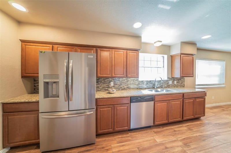 1804 Lincolnshire Drive, Bedford TX 76021 - Photo 9