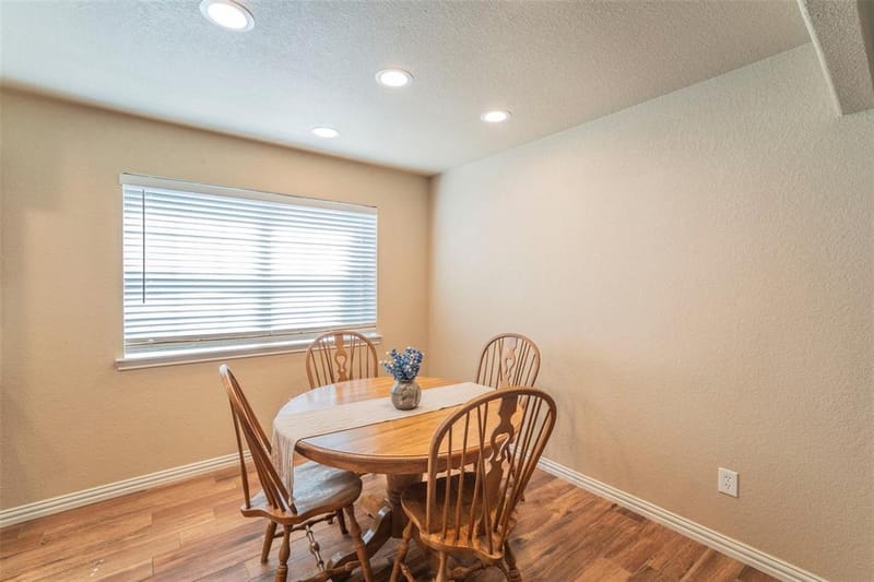 1804 Lincolnshire Drive, Bedford TX 76021 - Photo 10