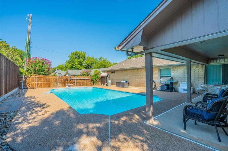 1804 Lincolnshire Drive, Bedford TX 76021 - Photo 18