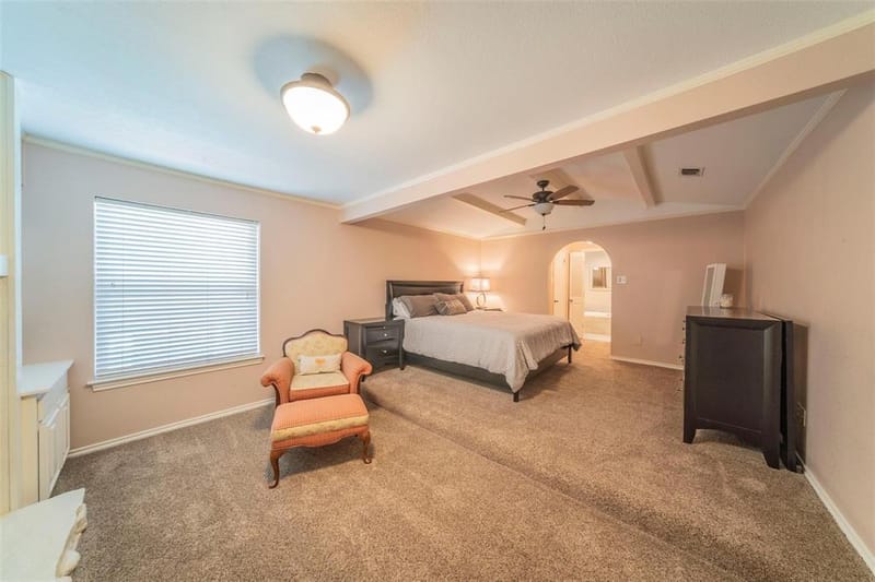 1804 Lincolnshire Drive, Bedford TX 76021 - Photo 11