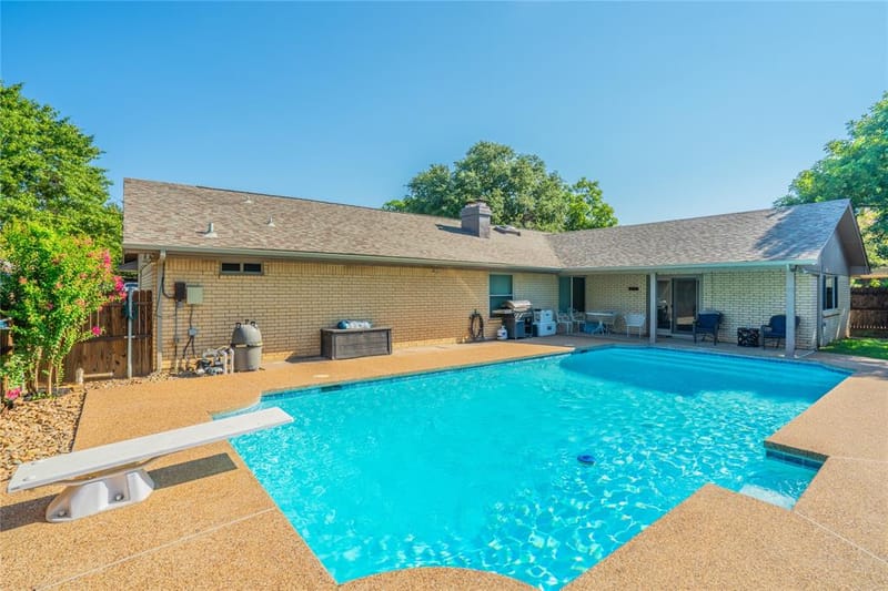 1804 Lincolnshire Drive, Bedford TX 76021 - Photo 19