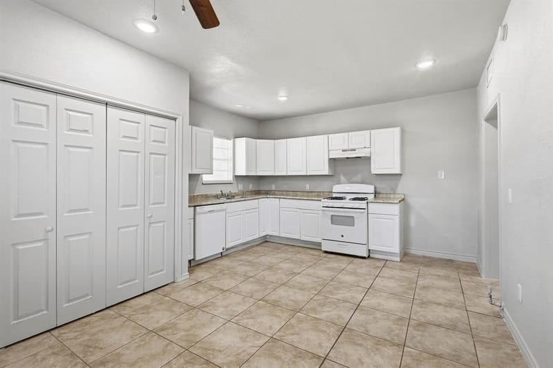 709 N Chandler Avenue, Denison TX 75020 - Photo 22