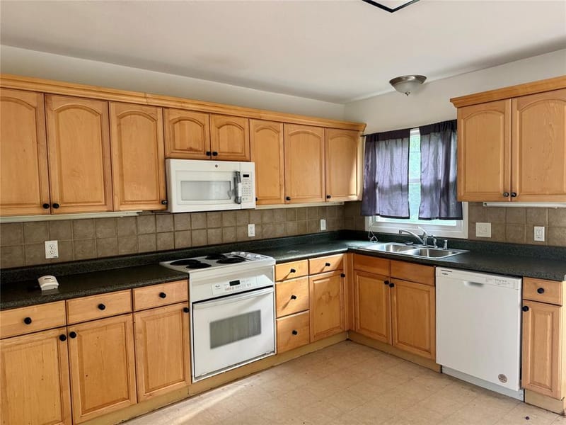 1706 Stewart Drive, Arlington TX 76013 - Photo 4