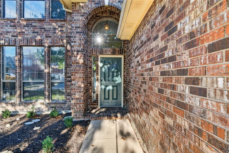 10834 Axton Court, Fort Worth TX 76052 - Photo 4