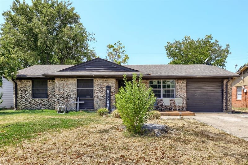 2305 Arcady Lane, Lancaster TX 75134