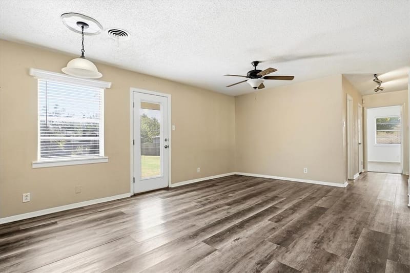 503 Harriett Street, Arlington TX 76010 - Photo 13