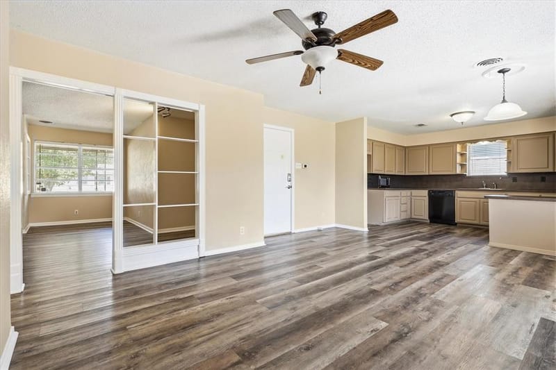 503 Harriett Street, Arlington TX 76010 - Photo 10
