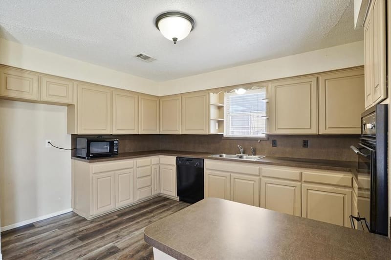 503 Harriett Street, Arlington TX 76010 - Photo 18