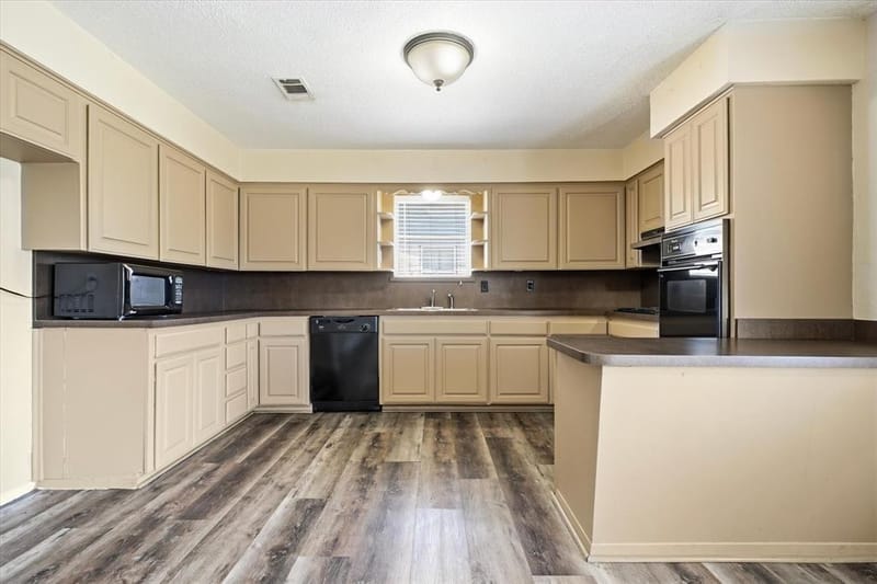 503 Harriett Street, Arlington TX 76010 - Photo 15