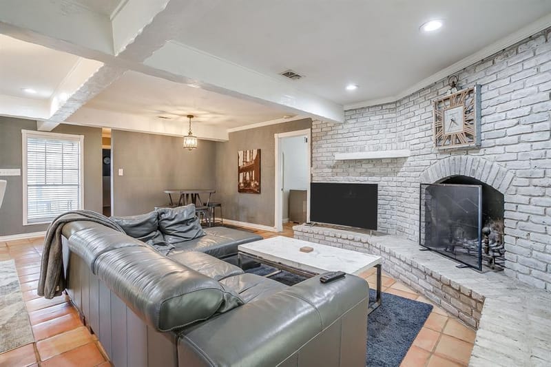 5315 Meadowbrook Drive, Fort Worth TX 76112 - Photo 9
