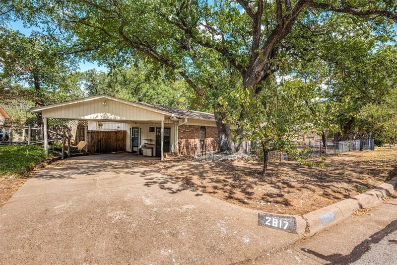 2817 Buffalo Court, Arlington TX 76013 - Photo 3