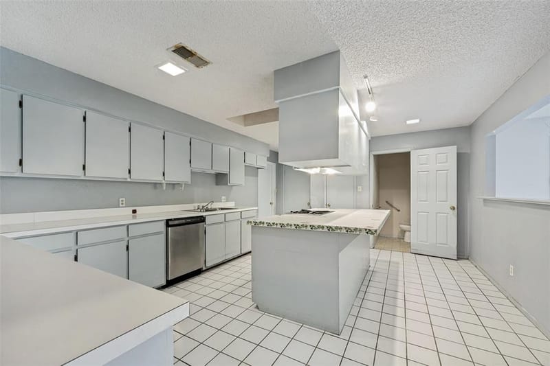 2817 Buffalo Court, Arlington TX 76013 - Photo 14
